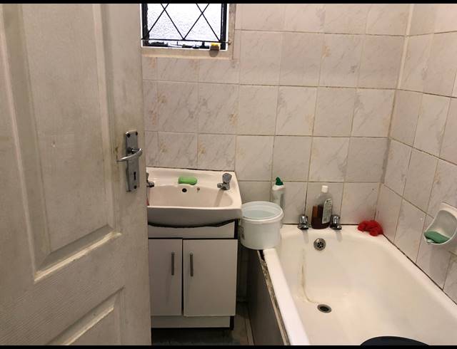 3 BEDROOM FREEHOLD RENTED IN NEWLANDS EAST
